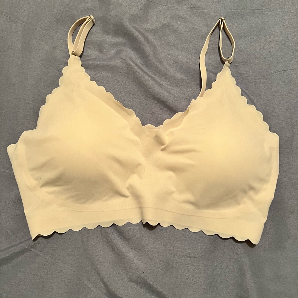 Nude seamless bra